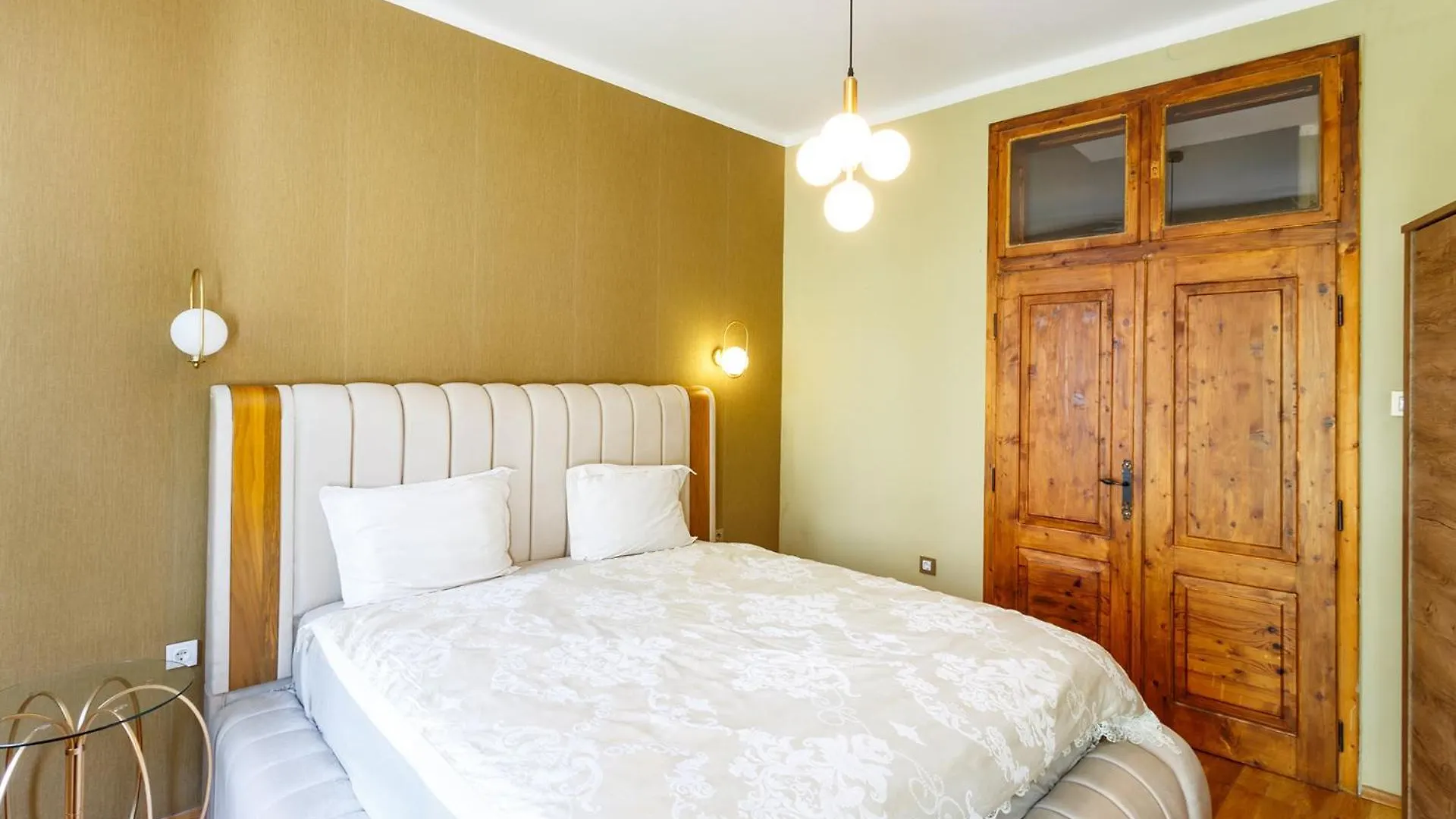 City Center Stylish 3 Bedroom Apartment Sofia
