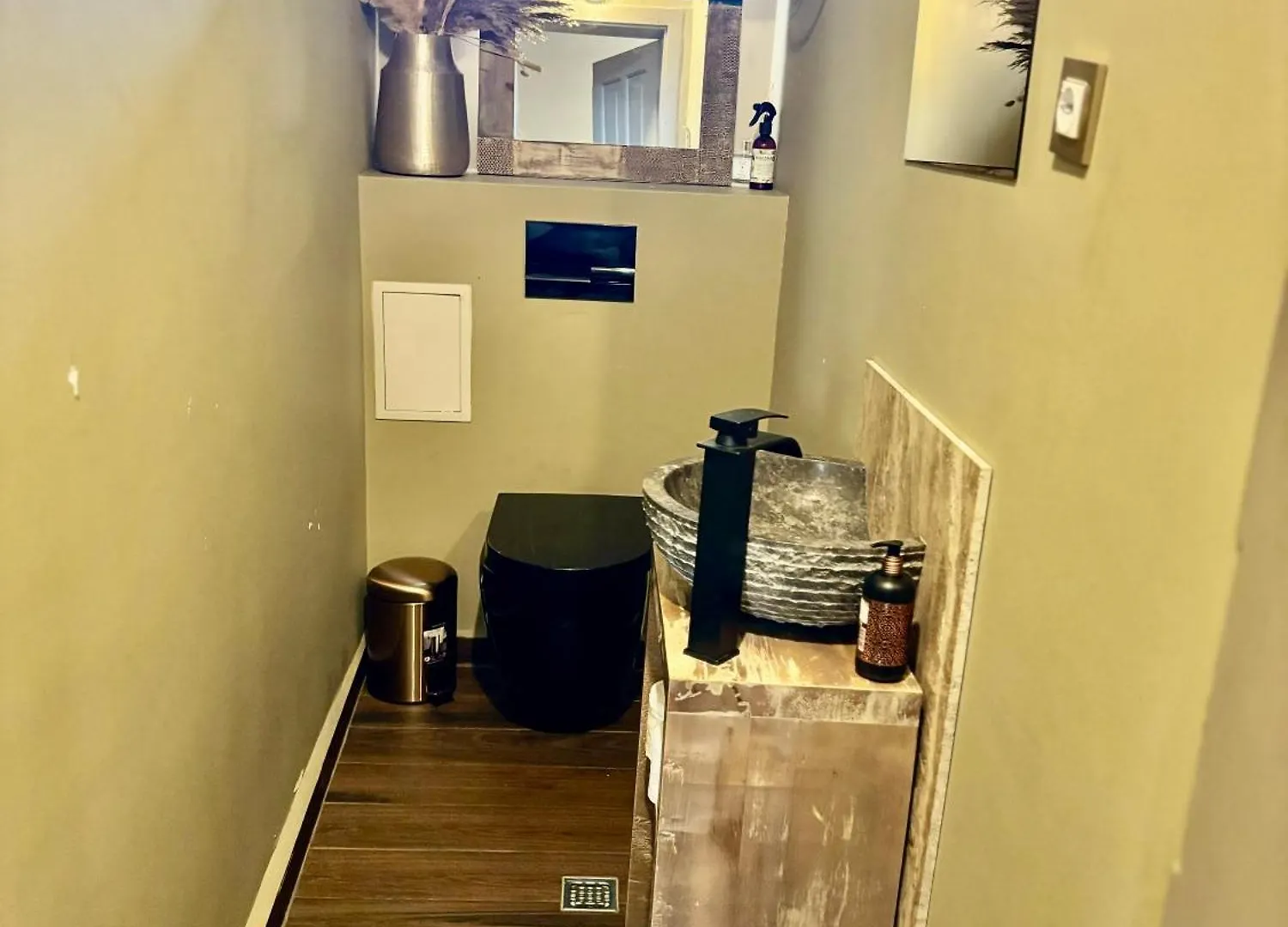 City Center Stylish 3 Bedroom Apartment Sofia 0*,