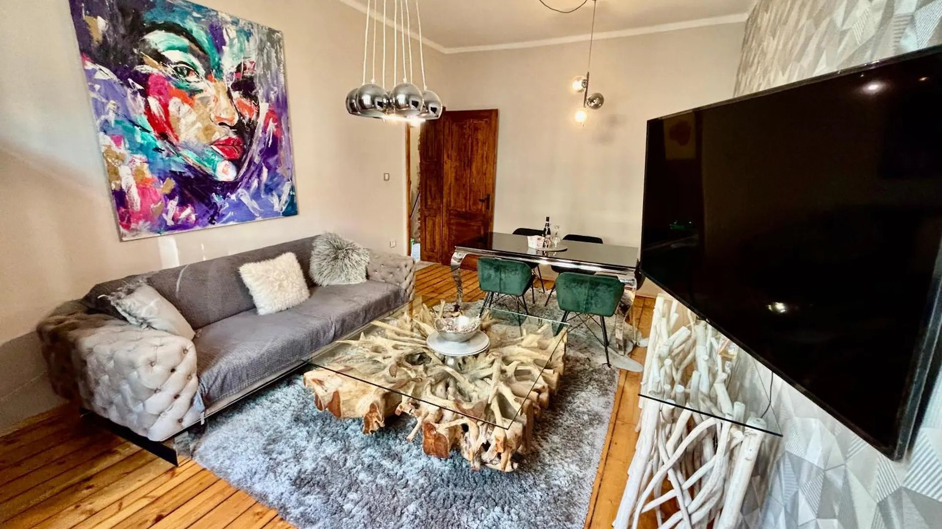 City Center Stylish 3 Bedroom Apartment Sofia Bulgarije
