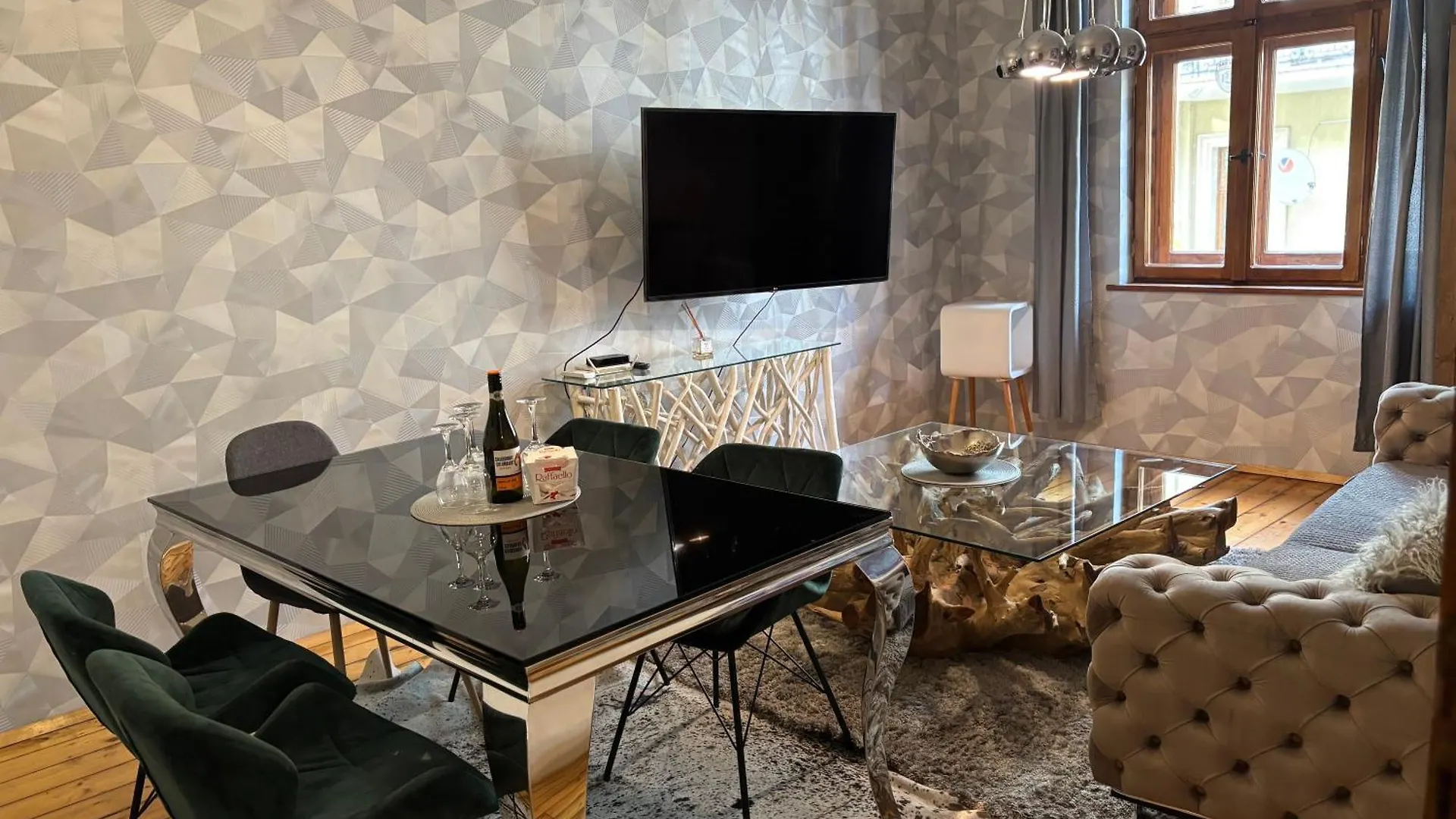 City Center Stylish 3 Bedroom Apartment Sofia